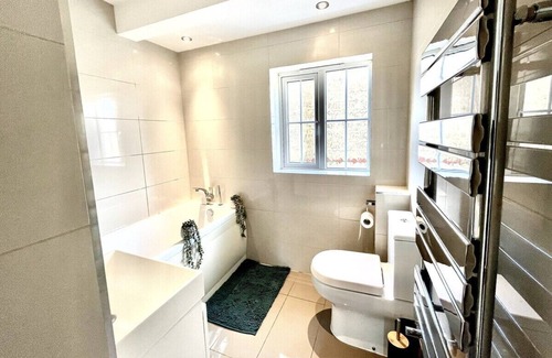 Fifield House | Luxury 3 Bed Detached Home In Windsor