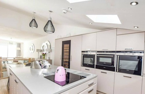 Trafford Apartment | Luxury 3-bed Duplex Penthouse