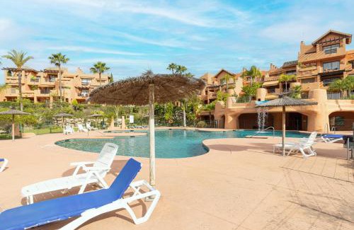 New Golden Mile Apartment | Luxury 3 bed Sea Views with Pool