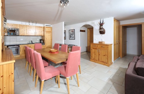 Saint-Pierre-de-Clages Apartment | Luxury 3 bed ski chalet-apartment in Haute-Nendaz ,Switzerland.
