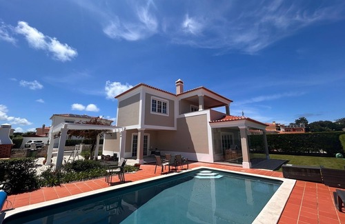 Praia del Rei Villa | Luxury 3 Bedroom Villa - Praia Del Rey With Large Private Heated Pool Near Beach