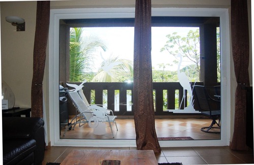 Antoneys Cay Condo | Luxury 3 Bedroom/2 Bath Waterfront Condo in a quiet part of West End, Roatán