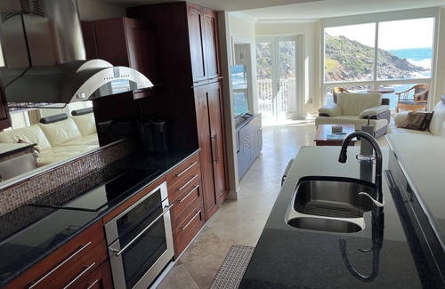 Maho Condo | LUXURY 3 Bedroom apartment with OCEAN VIEWS