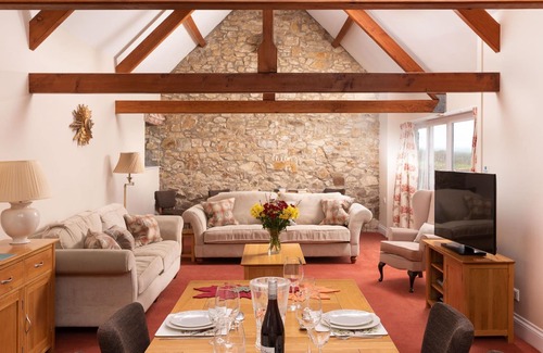 Chittlehamholt Cottage | Luxury 3-bedroom cottage with shared indoor heated pool, sauna and gym, plus golf and tennis