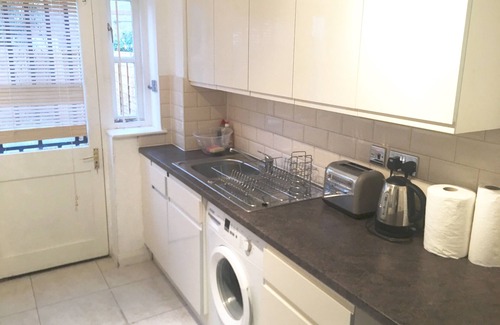Docklands House | Luxury 3-Bedroom House Nr ExCEL London, O2 w/FREE WiFi, Parking. Sleeps 6