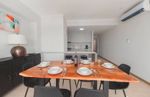 Tumba Vieja Apartment | Luxury 3 Bedroom Oceanview apt parking w balcony
