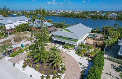 Palm Island House | Luxury 3 bedroom pool home on Kettle Harbor!