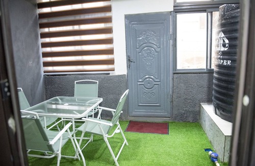 Abuja House | Luxury 3 Bedrooms Apart-24Hrs Elect/WIFI/Security 3 Bed Abuja (Black)