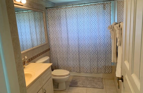 Christie House | Luxury 3 br 3.5 bth townhouse in gated community