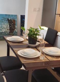 Ibbanwala Apartment | Luxury 32nd Floor 2 Bed-2 Bath Apartment with Pool, Harbour & Lotus Tower views