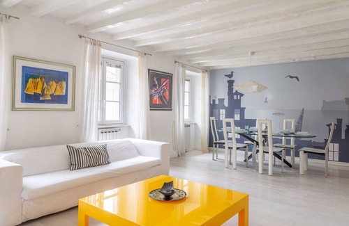 Trieste Old Town Apartment | Luxury 350 Sq Mt flat✦Terrace Central Trieste ✦Free Wifi