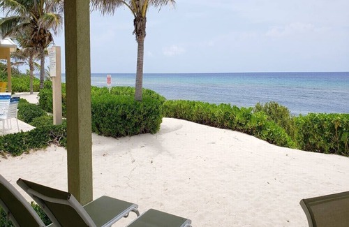 North Side Villa | Luxury 3bd Beach Front, # 4 Green, Stunning Views
