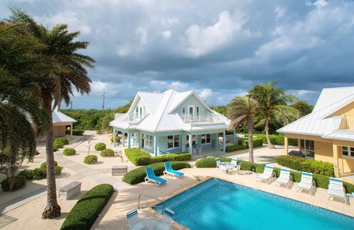 North Side Villa | Luxury 3bd Beach Front 4 Green Stunning Views