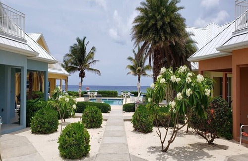 North Side House | Luxury 3bd Beach View, # 2 Peach, Stunning Views