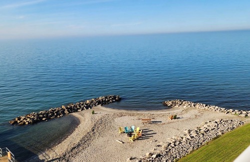 Geneva-on-the-Lake Condo | LUXURY 3BR/2BA LAKEFRONT CONDO Private beach-indoor pool-perfect for families!