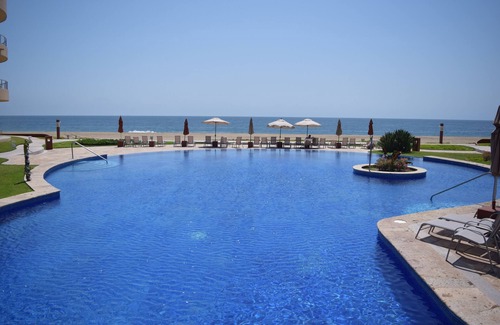 Isla Navidad Condo | LUXURY 3br BEACH FRONT VACATION PROPERTIES