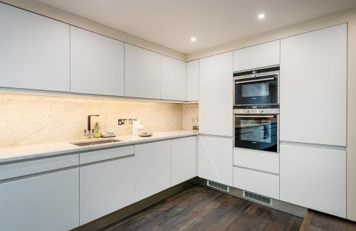 Belgravia House | Luxury 3BR Home in Belgravia, Near Victoria