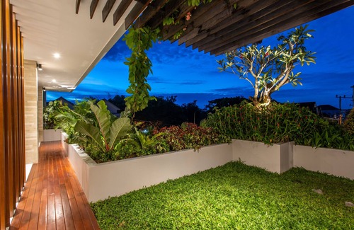 By Pass Ngurah Rai Villa | Luxury 3BR villa with private pool near Uluwatu Bingin surfing beach Jimbaran.