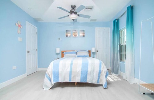 East End House | Luxury 4 Bdr Ocean View Home w Pool Hot Tub