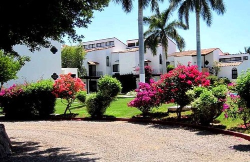San Carlos Condo | Luxury 4 bed/4 bath Beach Front Condo - New and Completely Remodeled