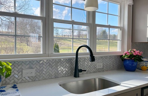 Maple Hill House | Luxury 4-bedroom house in charming Bloomfield, Secluded, WiFi & Security camera.