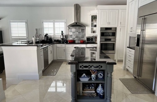 Boca Raton House | Luxury 4-Bedroom House in Central Boca Raton in Beautiful community.