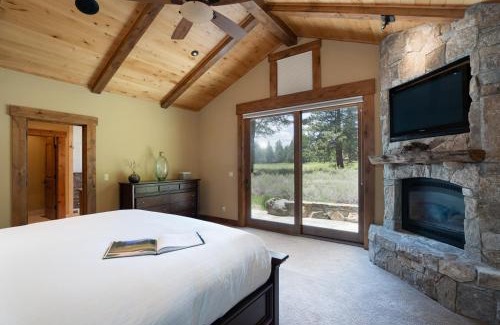 Truckee House | Luxury 4BD Residence on Old Greenwood Golf Course. Free Grocery Delivery!