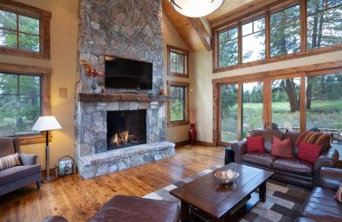 Truckee House | Luxury 4BD Residence on Old Greenwood Golf Course. Free Grocery Delivery!