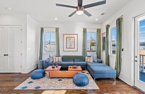 Dillard House | Luxury 4BD with Pool and off street parking