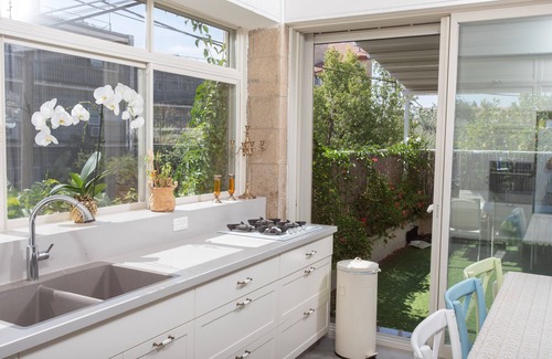 Katamon Apartment | Luxury 4BDR in the heart of Old Katamon - Kosher