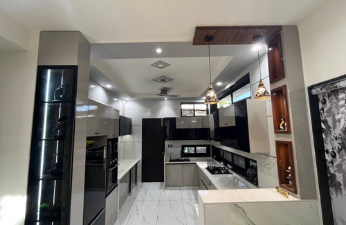 Vadodara Villa | Luxury 4BHK Villa with Scenic Views — Perfect for NRIs, Families & Professionals