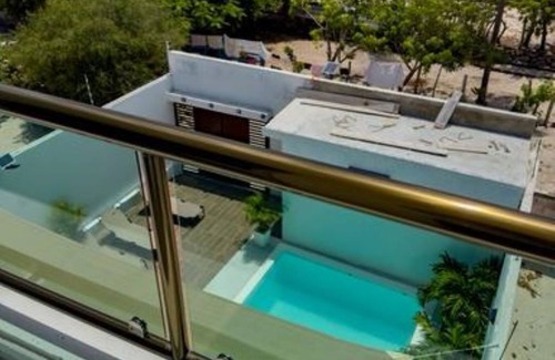 Chelem House | Luxury 4BR/9 Beds Home - 2 Blocks from the beach