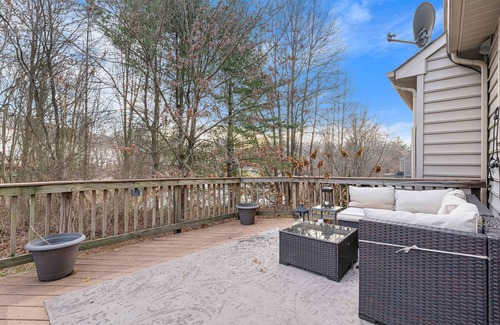 Fairfax House | Luxury 4BR Townhouse in Fairfax! Enjoy modern finishes, a private patio