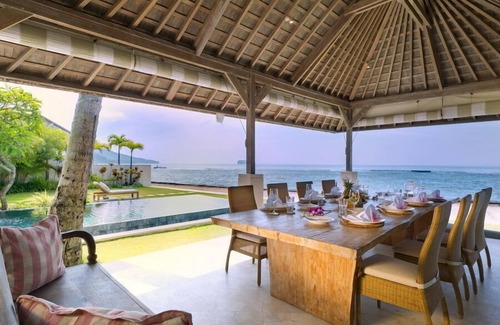 Candi Dasa Villa | Luxury 4BR Waterfront Villa - Candidasa! 6Min Drive To The Beach! W/Swim Pool!