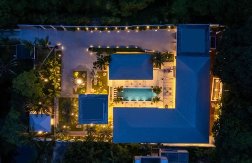 Mae Nam Villa | Luxury 5‑bed villa in Mae Nam with pool, spa, gym, cinema & garden near golf and beaches.