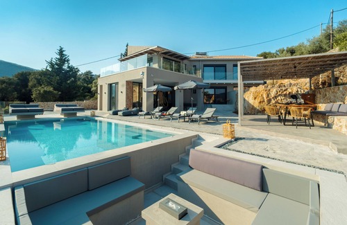 Poros Villa | Luxury 5 Bedrooms New Build Sea View Villa With Stuning Modern Design