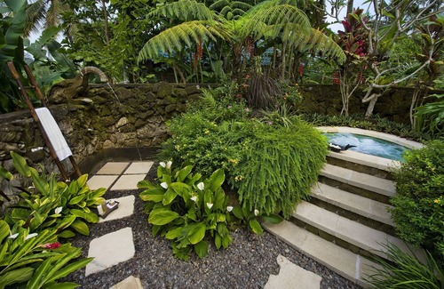 Samplangan Villa | Luxury 5 Beds Villa W/Waterfall, 13Min Drive To Money Forest! -W/Infinity Pool!