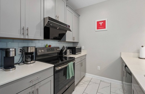 Kissimmee House | Luxury 5 BR at Disney Universal free heated pool high chair stroller playpen