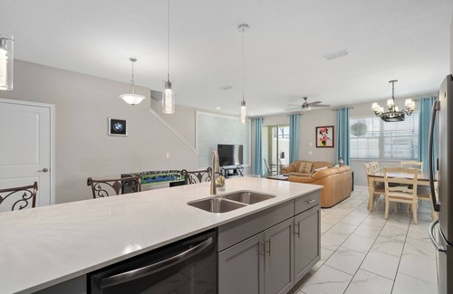 Kissimmee House | Luxury 5 BR at Disney Universal free heated pool high chair stroller playpen