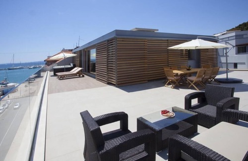 Split Apartment | Luxury 5* PENTHOUSE - panoramic view & hot tub