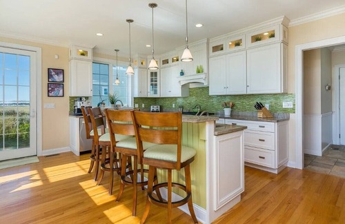 Pine Point House | Luxury 5BR/5 ensuite baths Oceanfront retreat directly on the beach !