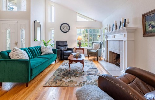 East San Jose House | Luxury 5BR Retreat with Pool Fire Pit & Valley Views