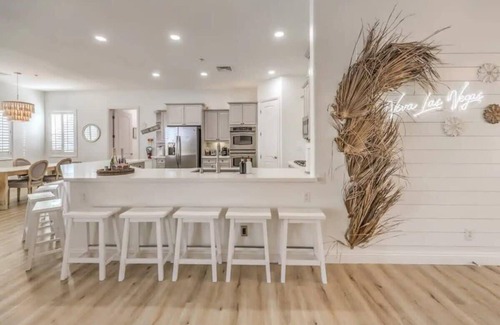 Henderson Villa | Luxury 5BR Villa | Pool, Hot Tub, RV Friendly