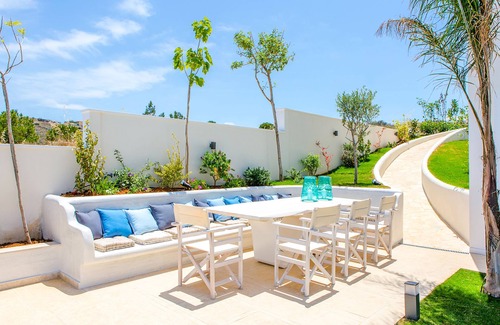 Vathianos Kampos Villa | Luxury 6 Bedroom Villa, Family-friendly, 45 m2 Private Heated Pool, Jacuzzi