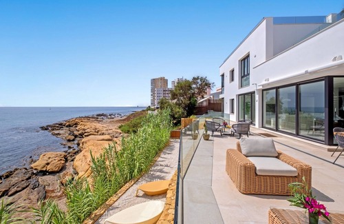 San Roque Villa | Luxury 6 Bedrooms right on the Beach