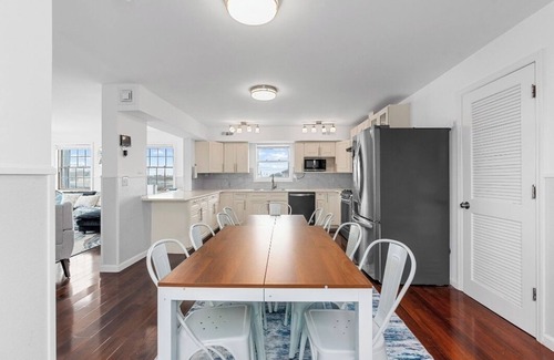 Seaside Heights House | Luxury 6+BR & 7BTH house w/AC, 1.5 blocks from Beach & Broadwalk. Rooftop views