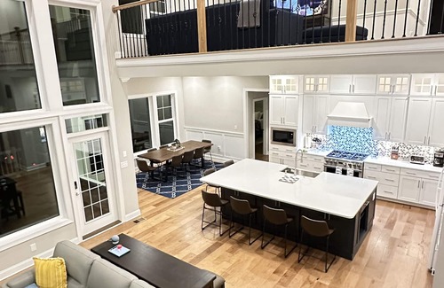 Long Neck House | Luxury 6BR, 6.5 Baths, 5000 sqft @ The Peninsula, Linen & EV charger provided