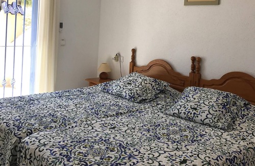 Mazarron Villa | Luxury 6P Child Friendly Villa with pool, air conditioning, Internet Wi-Fi, alarm and BBQ