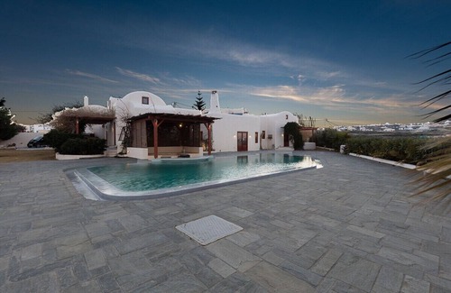 Karterados Villa | Luxury 7-Bedroom Santorini Villa with Private Pool