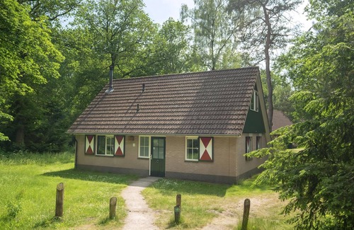Eerbeek House | Luxury 8-person bungalow in the holiday park Landal Coldenhove